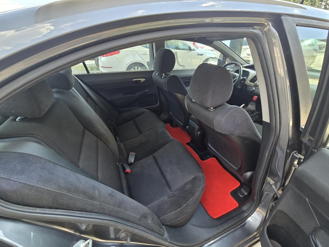 Honda Civic LX-S Sedan 5-Speed AT 2011