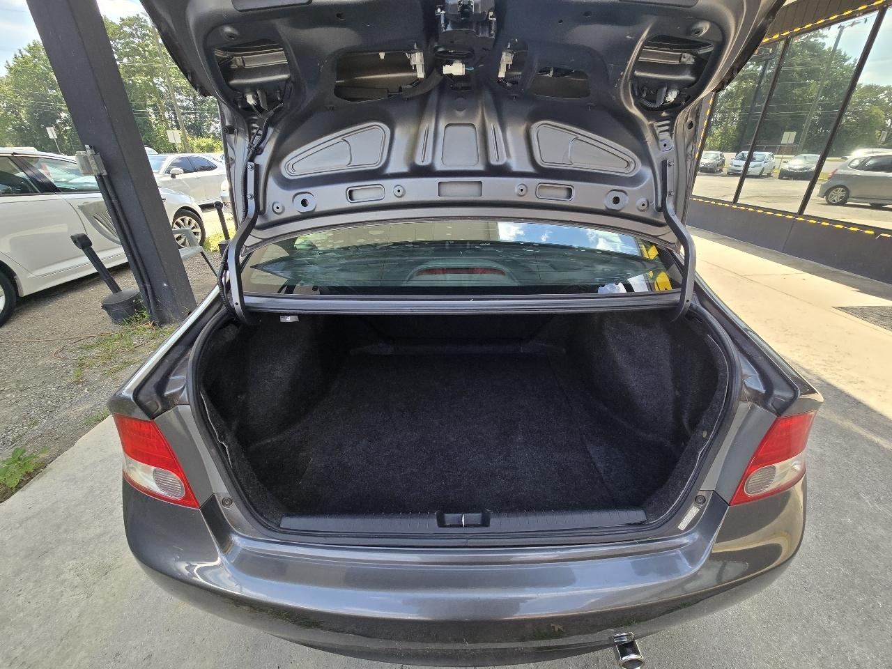 Honda Civic LX-S Sedan 5-Speed AT 2011