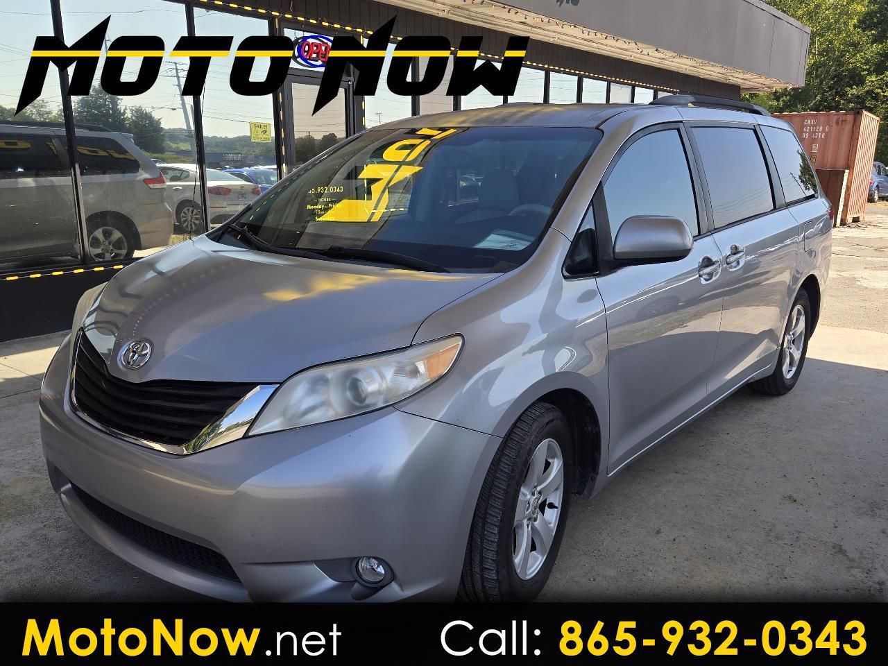 Toyota Sienna LE FWD 8-Passenger V6 2012