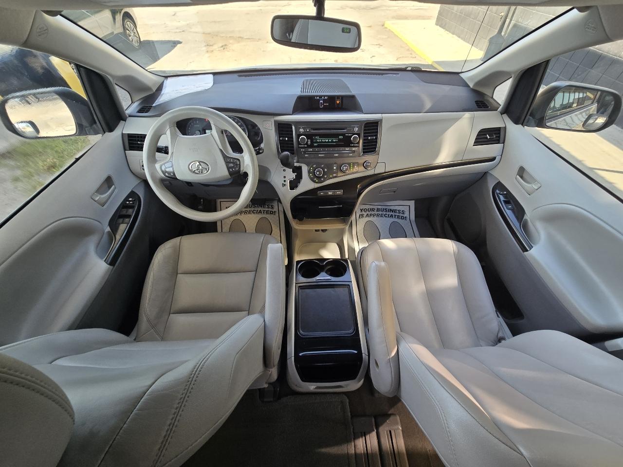 Toyota Sienna LE FWD 8-Passenger V6 2012