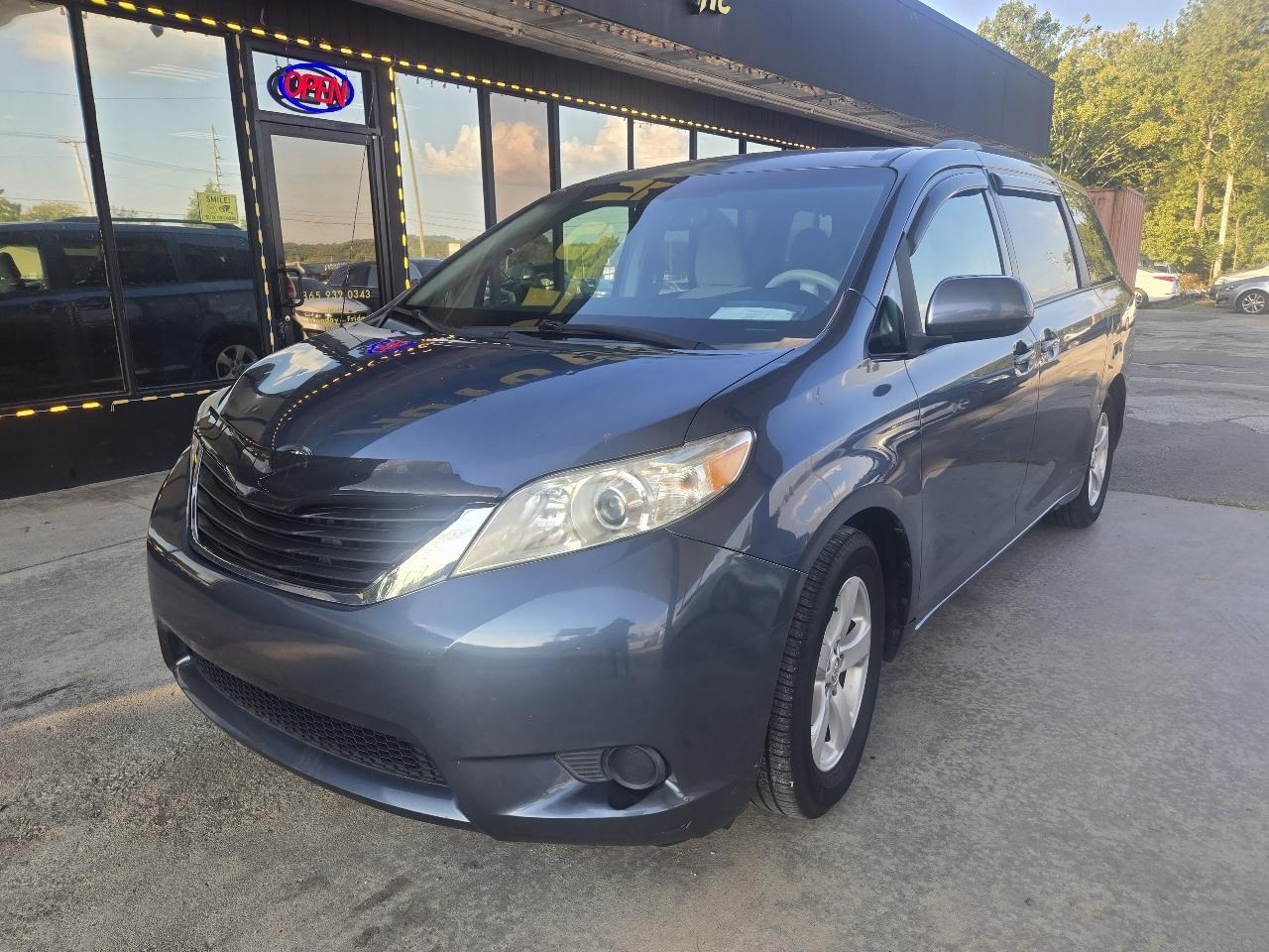 Toyota Sienna LE FWD 8-Passenger V6 2014