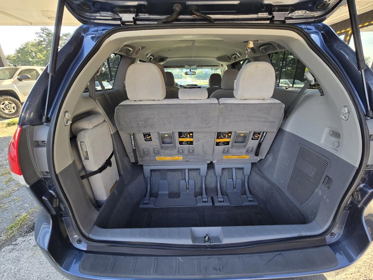 Toyota Sienna LE FWD 8-Passenger V6 2014