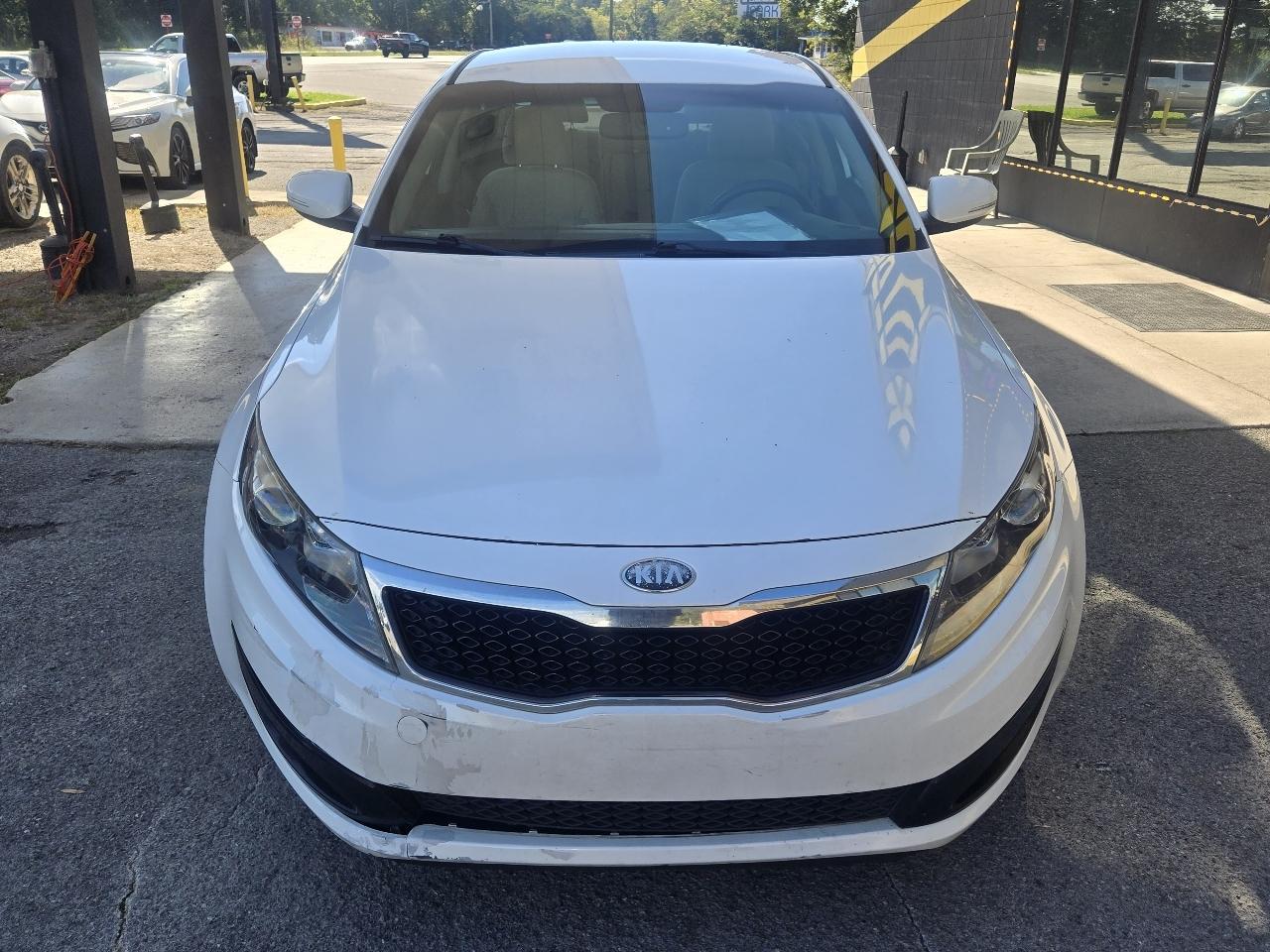 Kia Optima LX MT 2013
