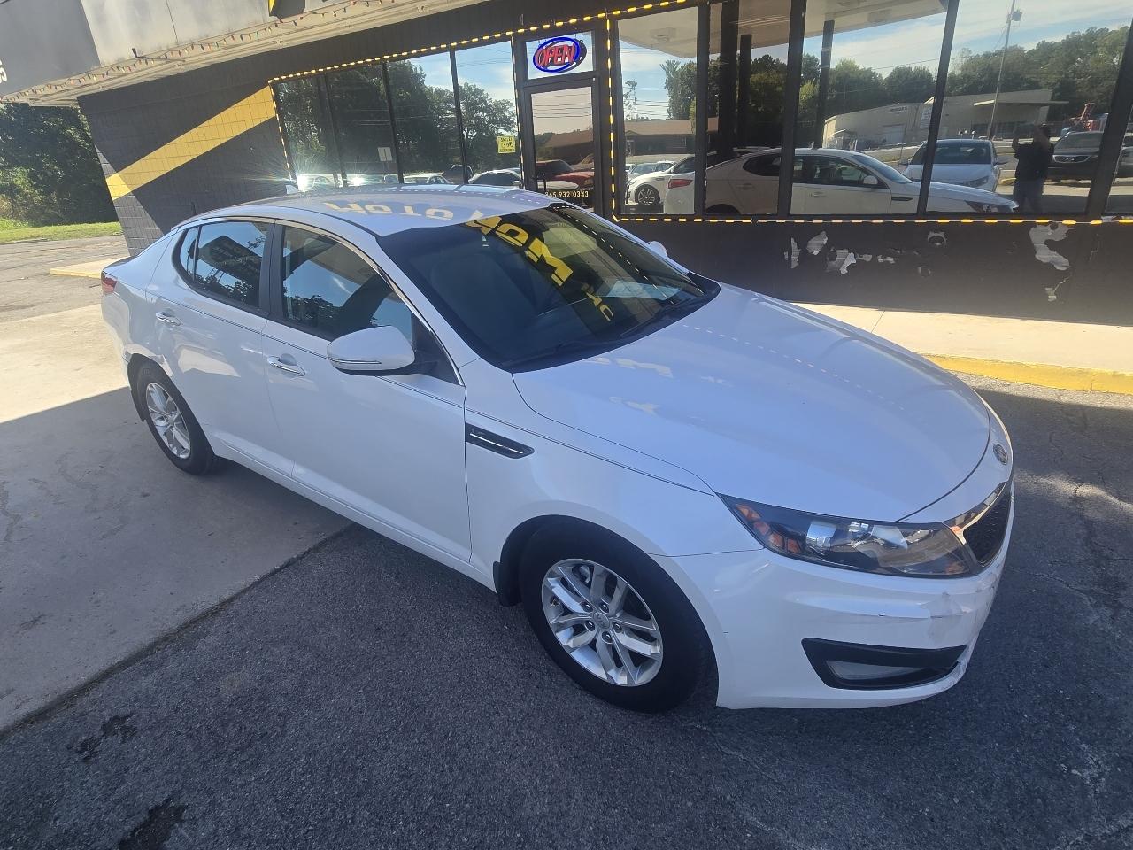 Kia Optima LX MT 2013