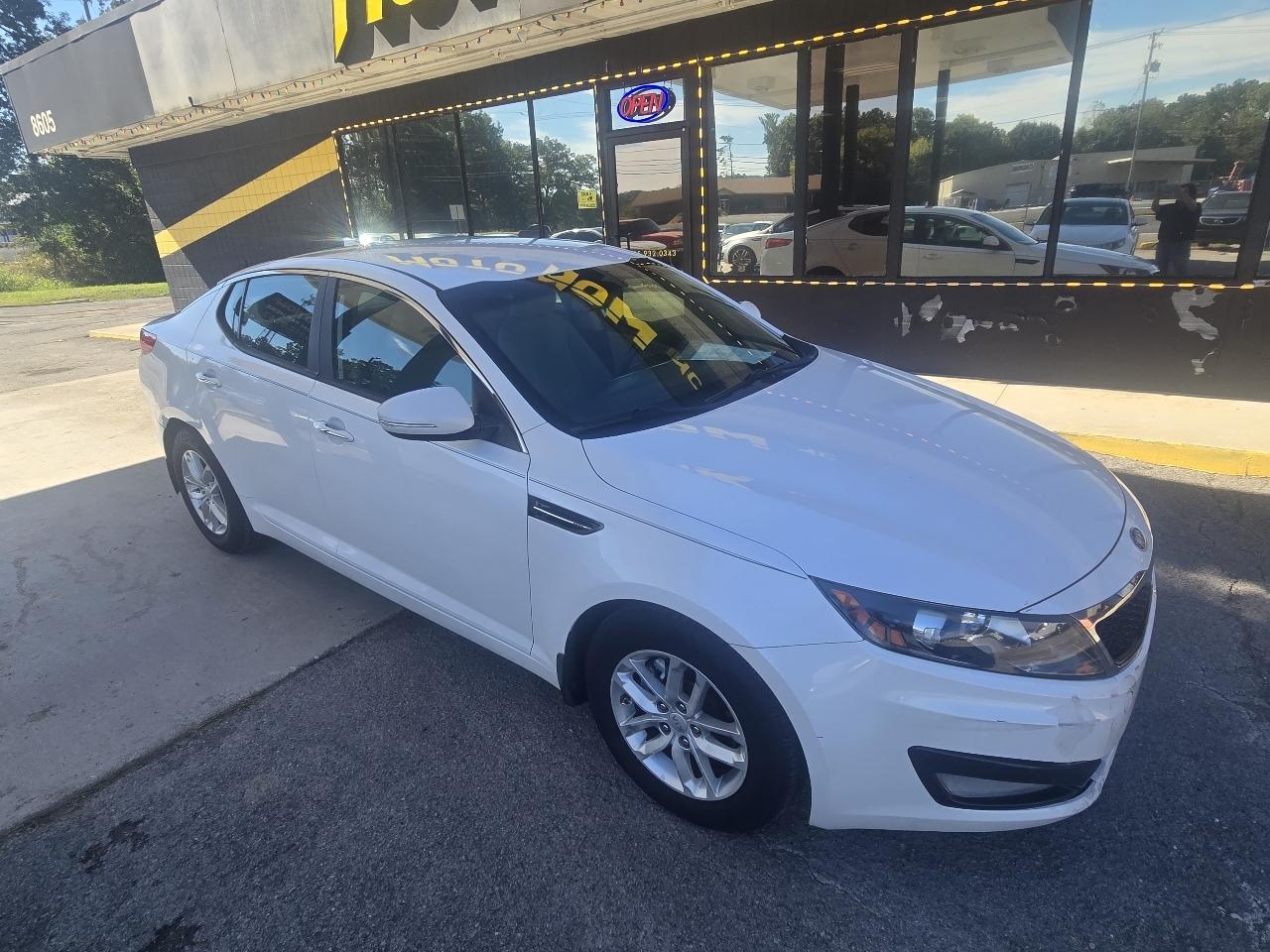 Kia Optima LX MT 2013