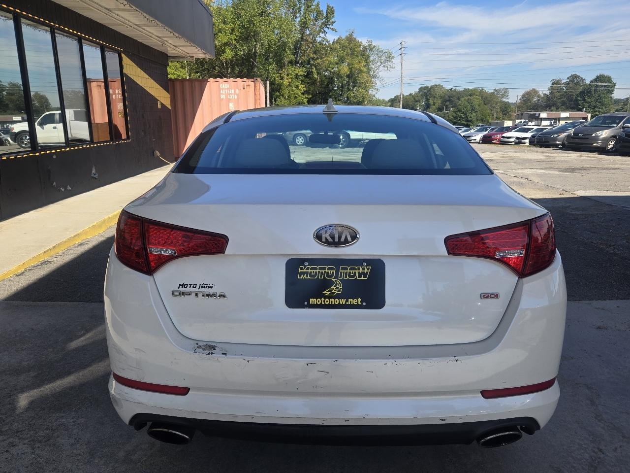 Kia Optima LX MT 2013