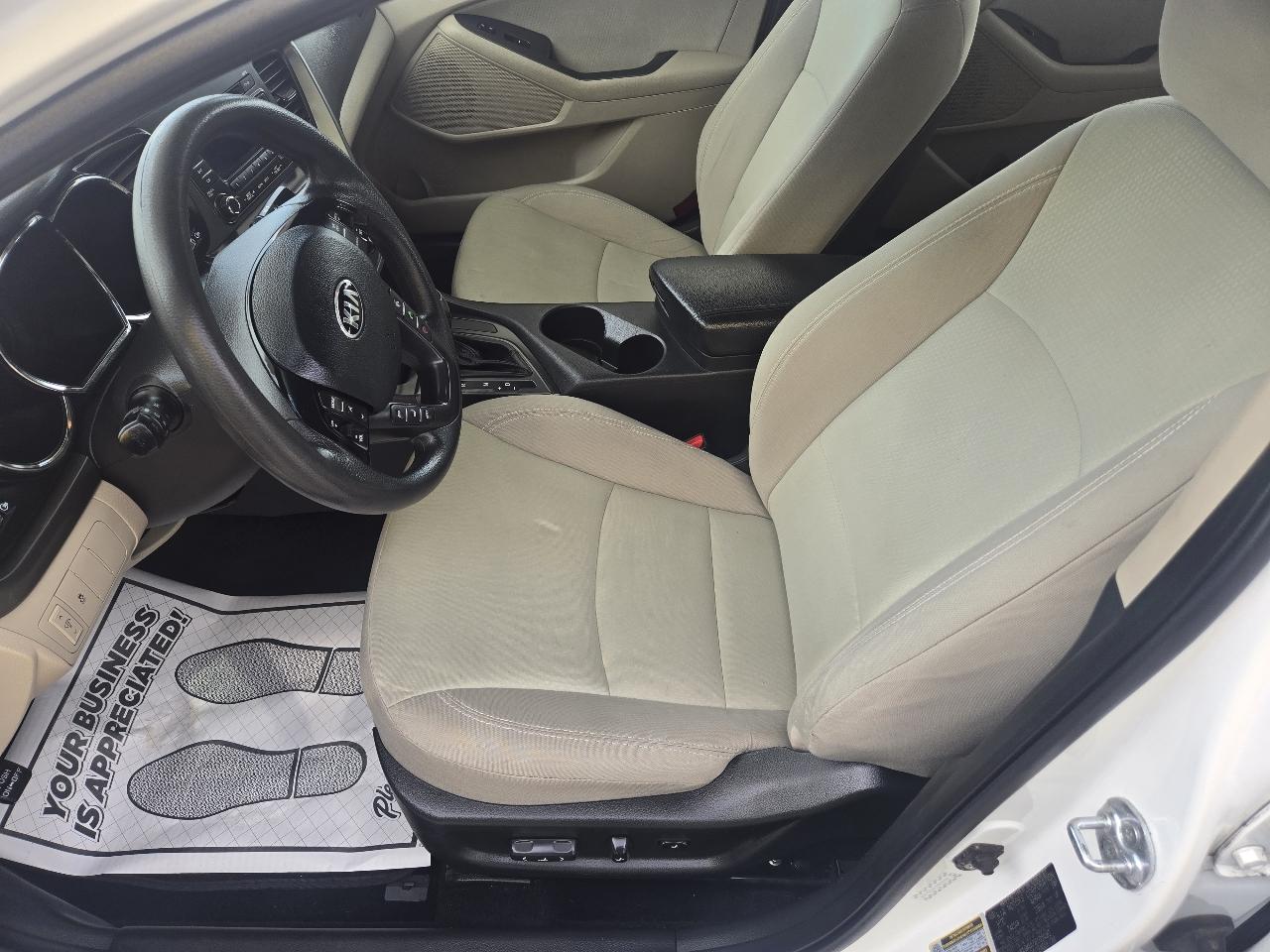 Kia Optima LX MT 2013