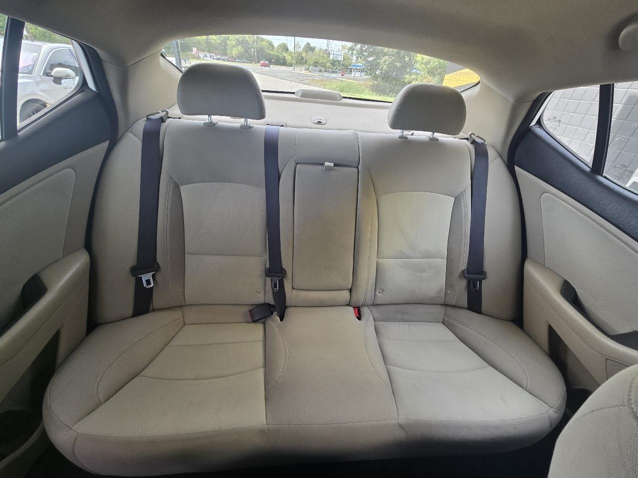 Kia Optima LX MT 2013