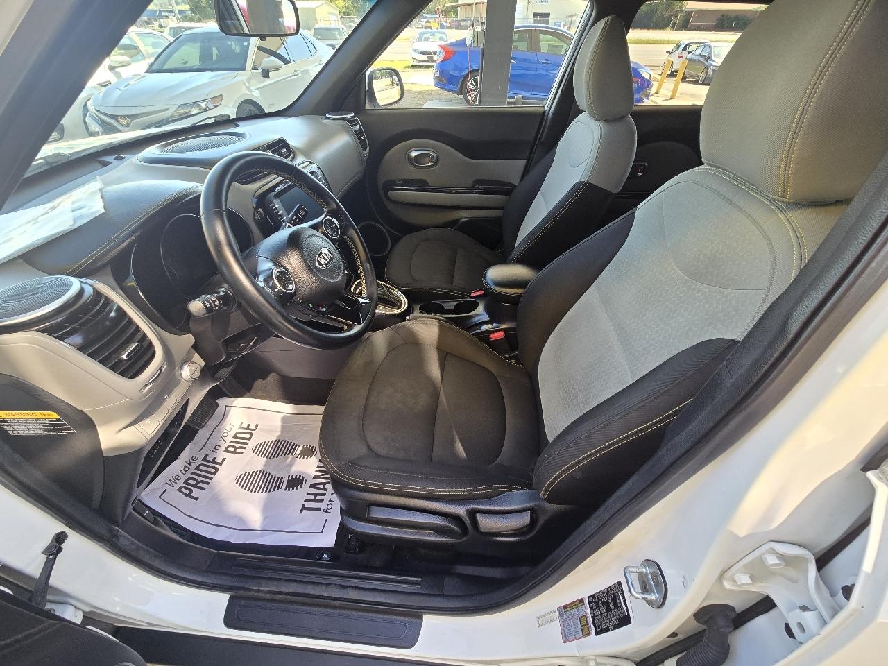 Kia Soul + w/Signature 2.0 Special Edition 2016