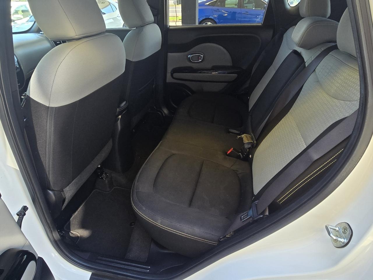 Kia Soul + w/Signature 2.0 Special Edition 2016