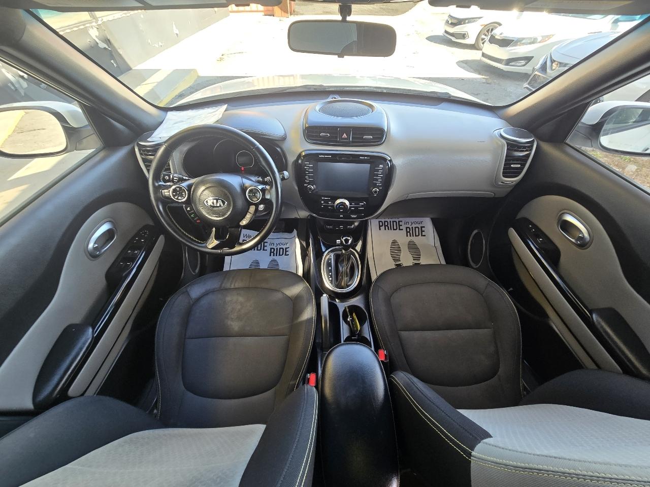 Kia Soul + w/Signature 2.0 Special Edition 2016
