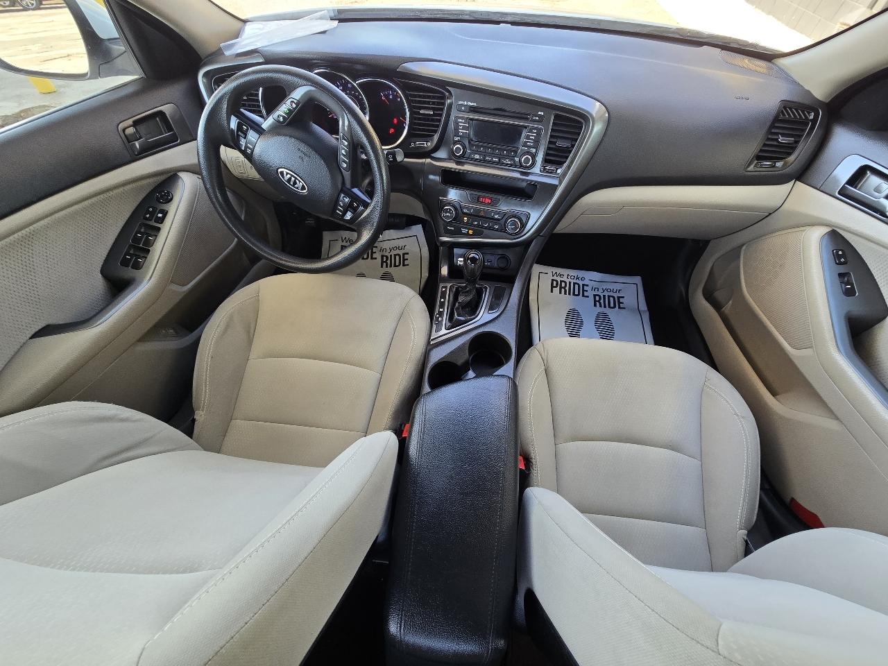 Kia Optima LX MT 2012