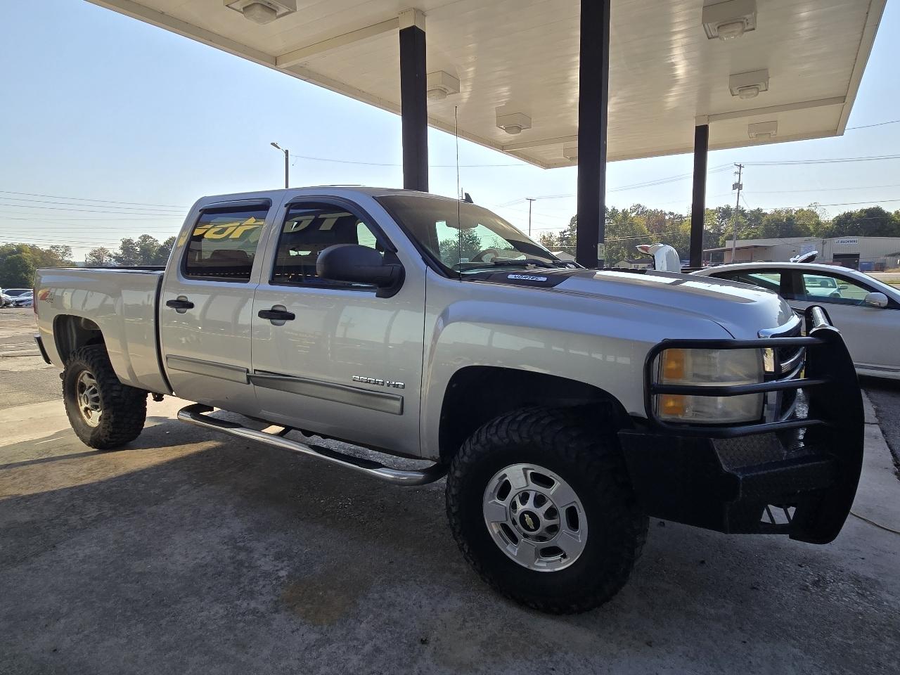 Chevrolet Silverado 2500HD LT Crew Cab 4WD 2011