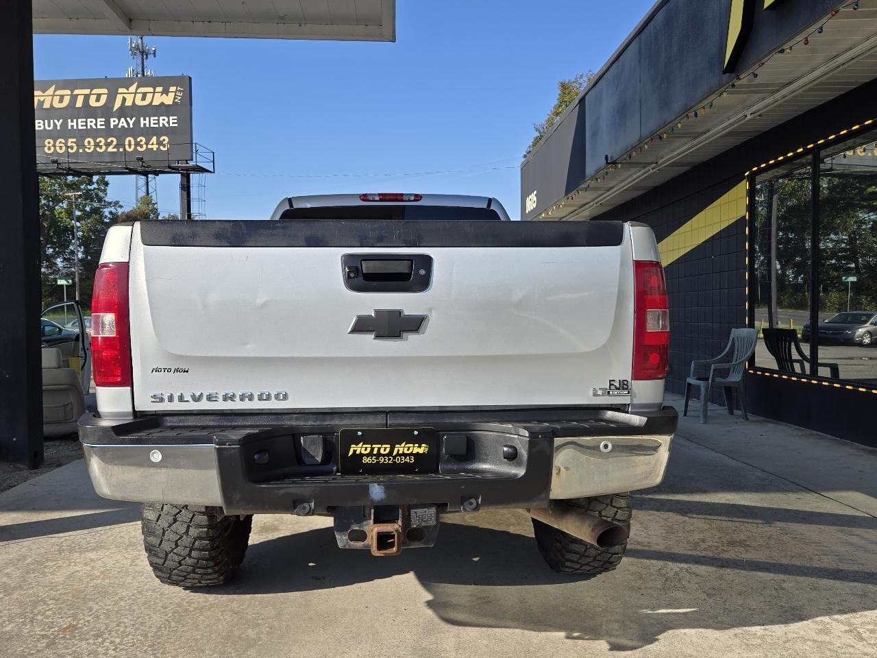 Chevrolet Silverado 2500HD LT Crew Cab 4WD 2011