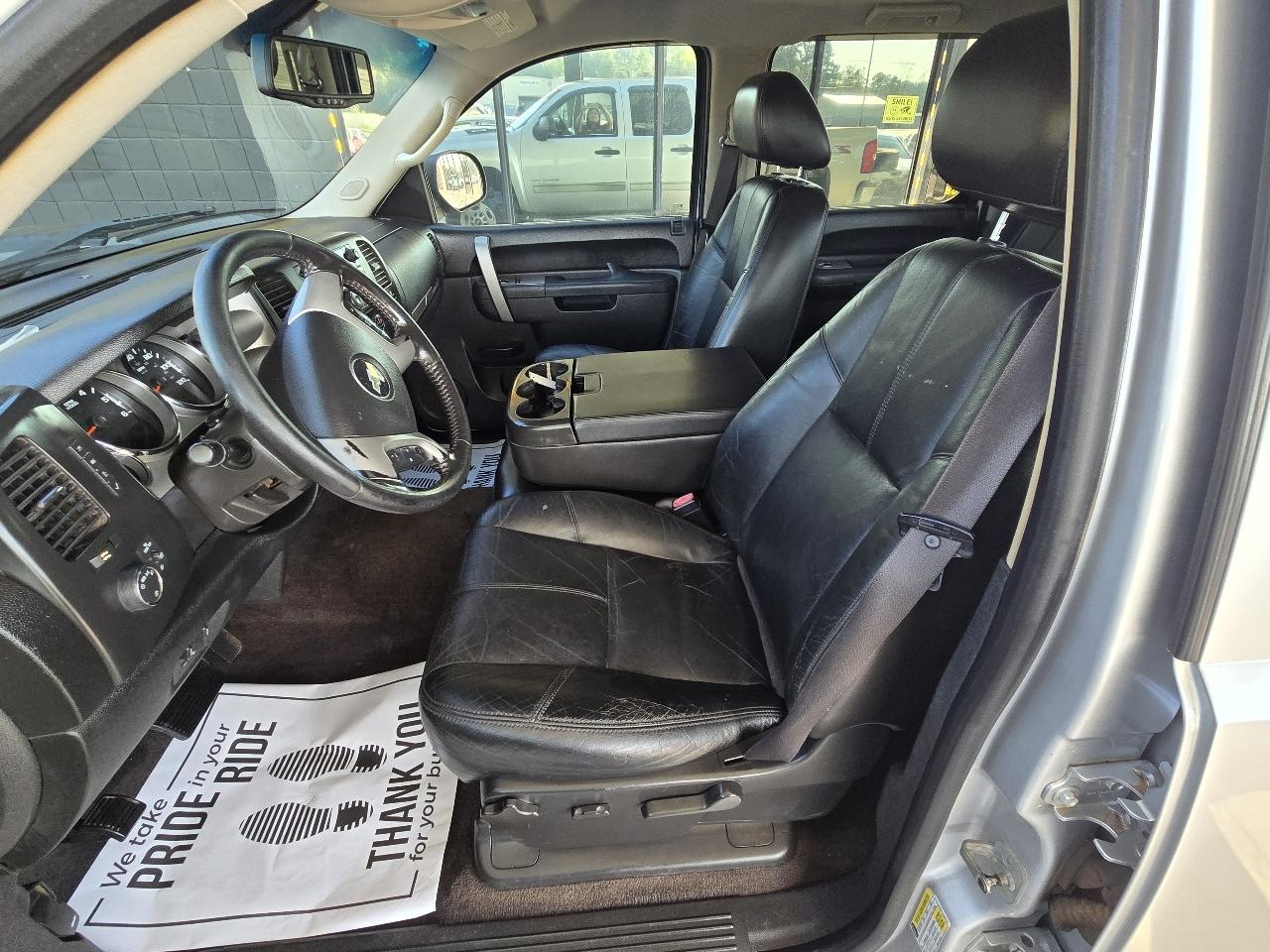 Chevrolet Silverado 2500HD LT Crew Cab 4WD 2011