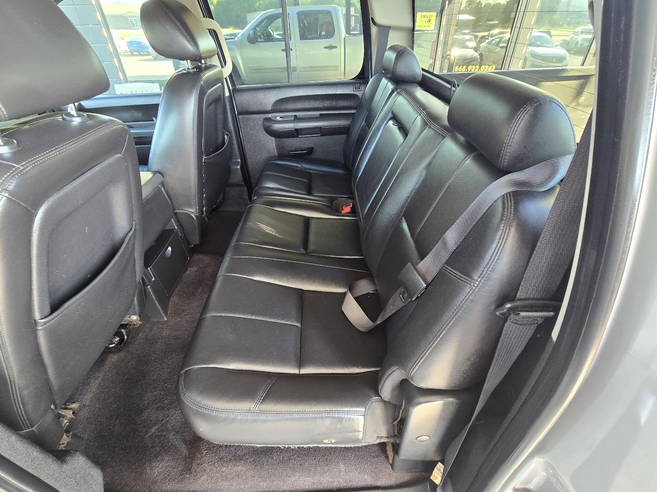 Chevrolet Silverado 2500HD LT Crew Cab 4WD 2011