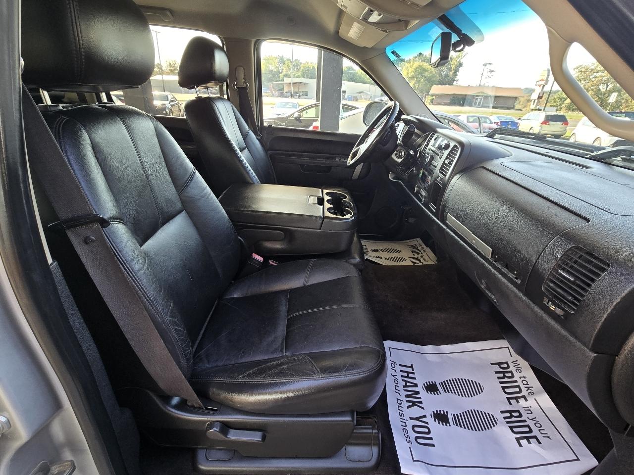 Chevrolet Silverado 2500HD LT Crew Cab 4WD 2011
