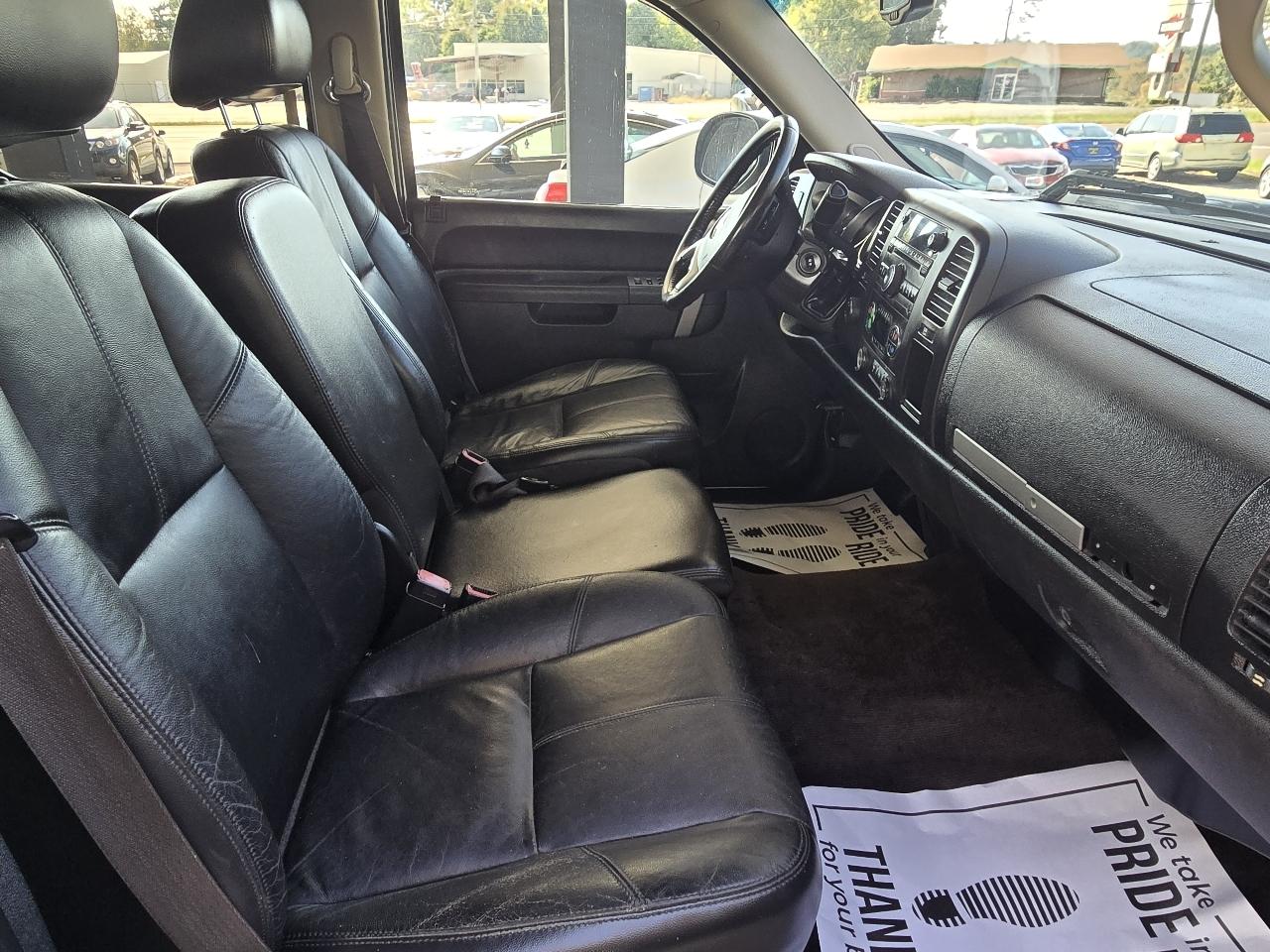 Chevrolet Silverado 2500HD LT Crew Cab 4WD 2011