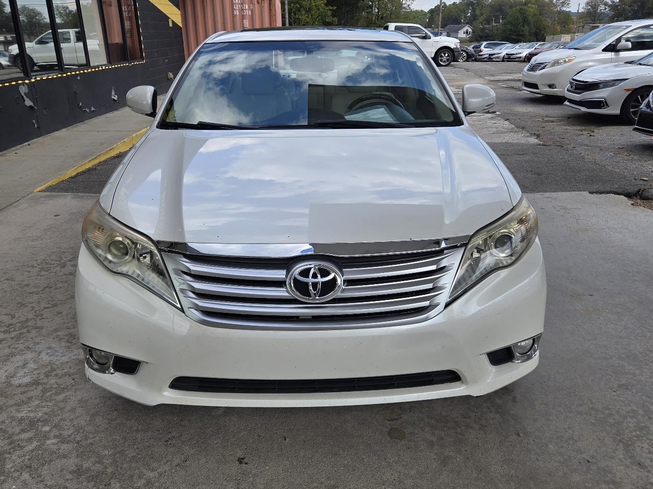 Toyota Avalon Base 2011