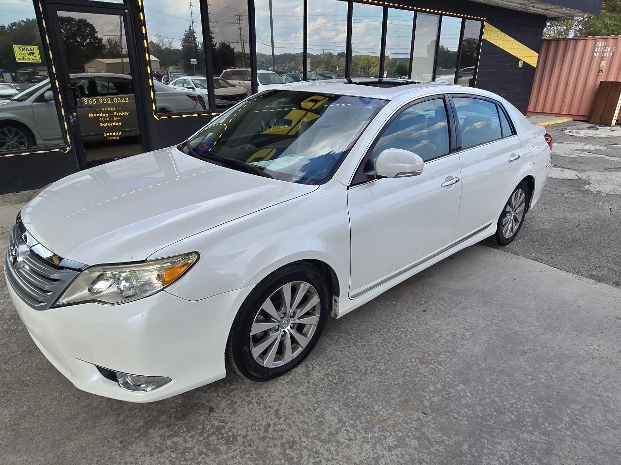Toyota Avalon Base 2011