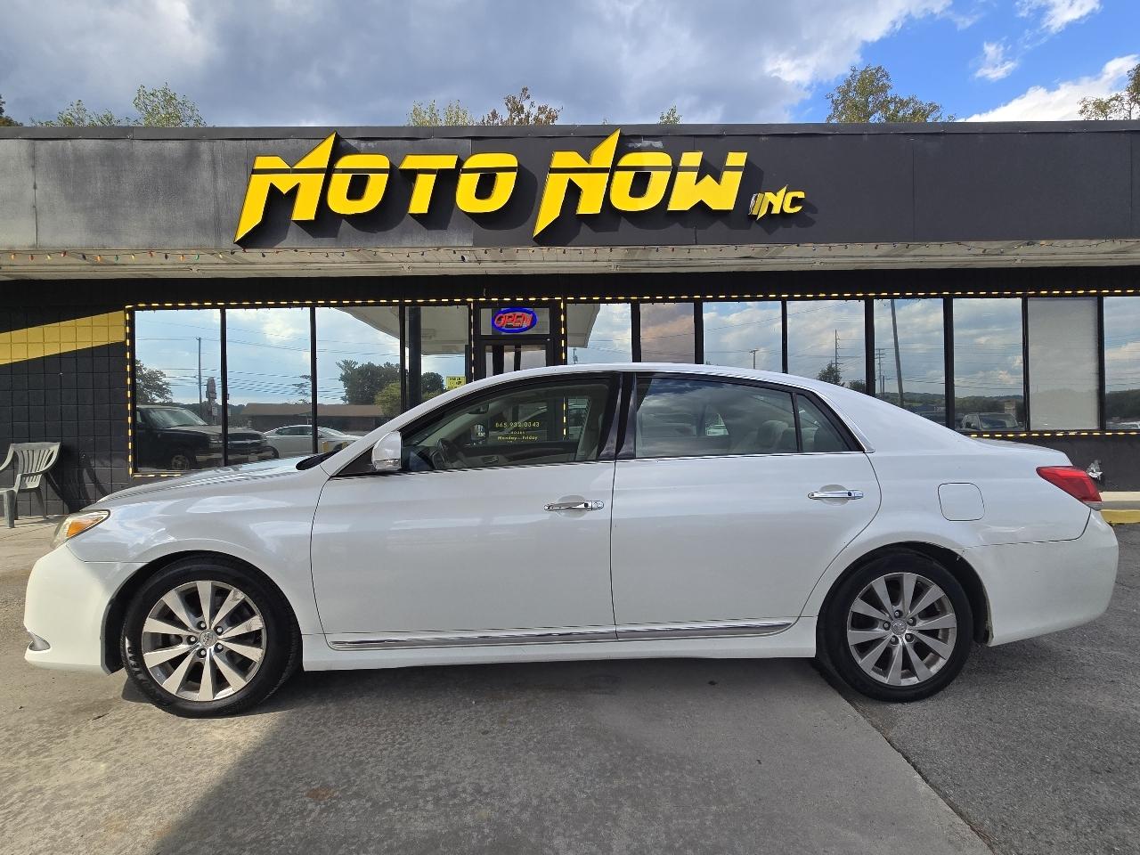 Toyota Avalon Base 2011