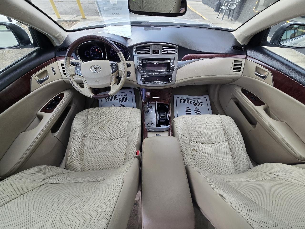 Toyota Avalon Base 2011