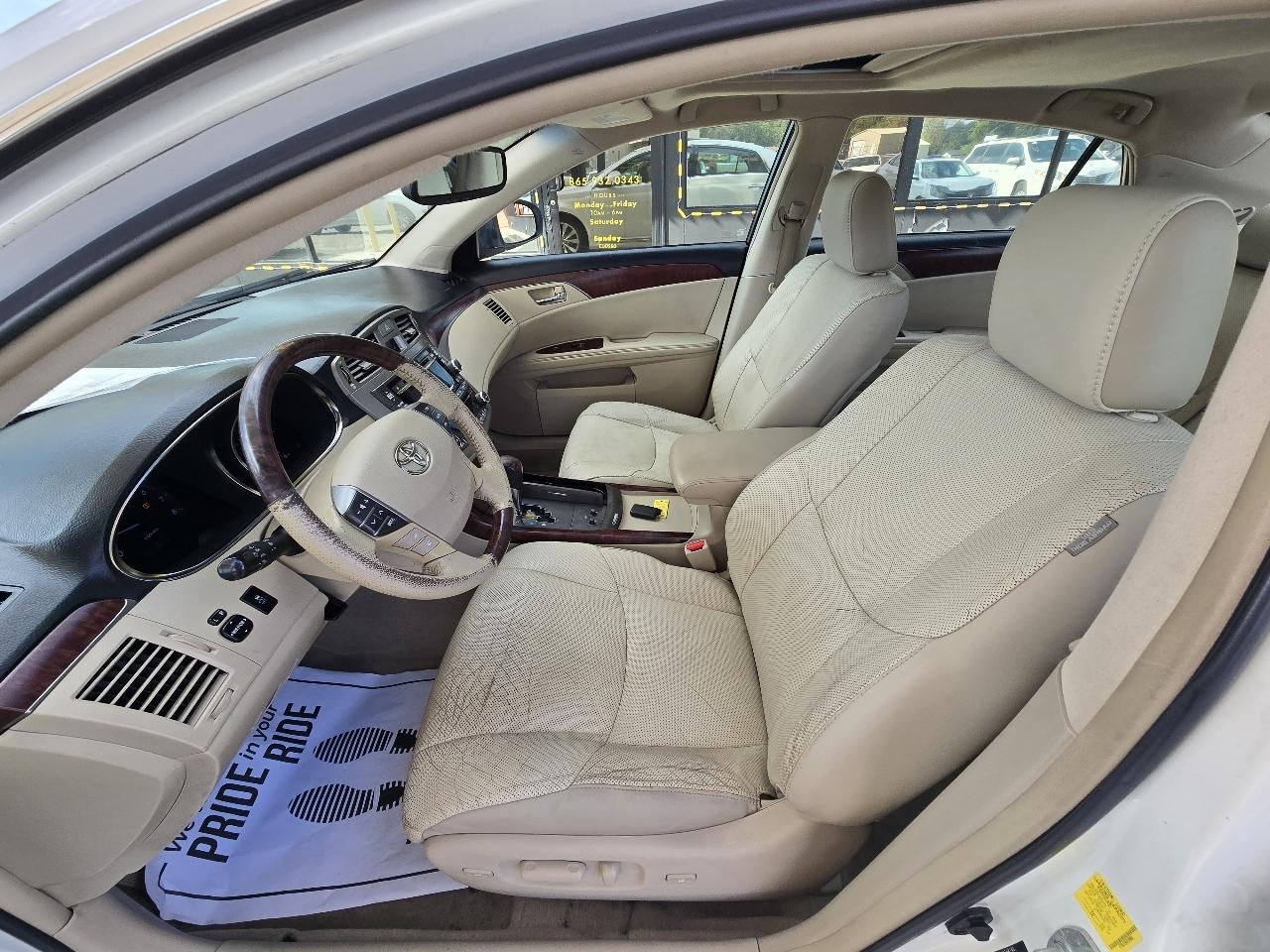 Toyota Avalon Base 2011