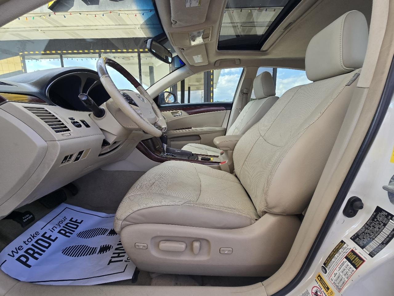 Toyota Avalon Base 2011