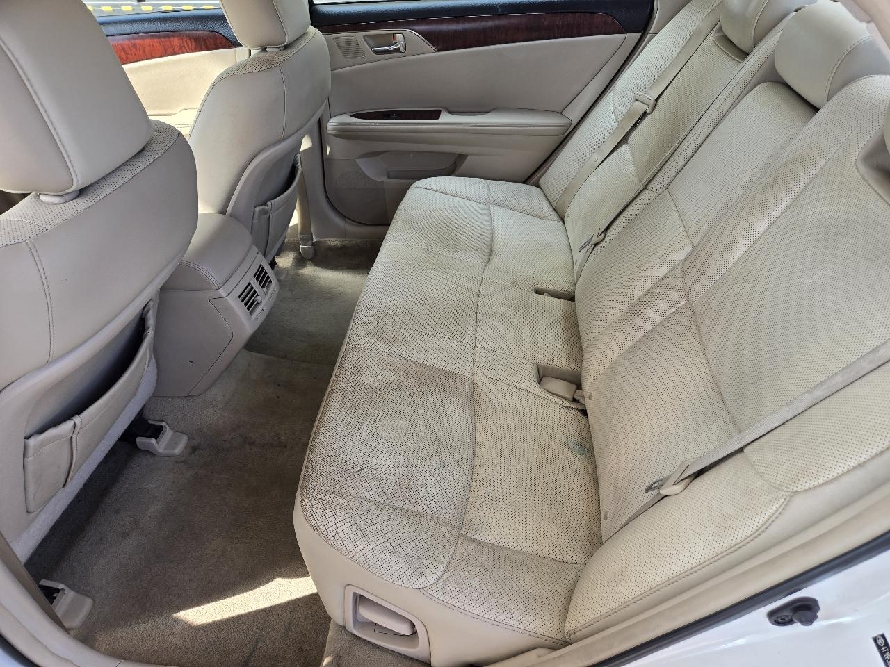 Toyota Avalon Base 2011