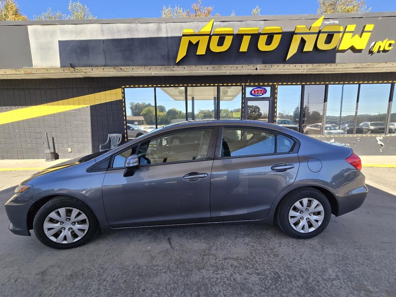 Honda Civic LX Sedan 5-Speed AT 2012