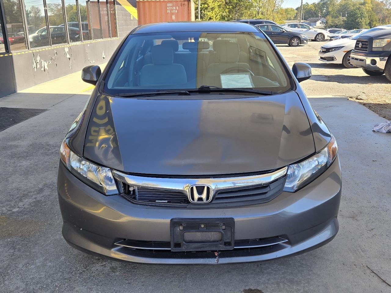 Honda Civic LX Sedan 5-Speed AT 2012