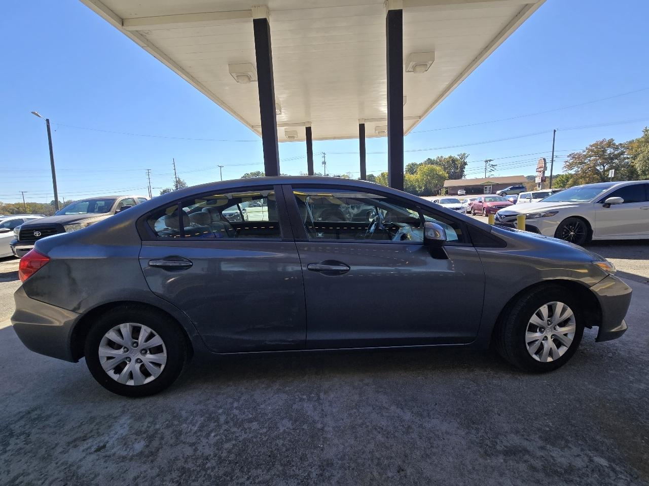 Honda Civic LX Sedan 5-Speed AT 2012