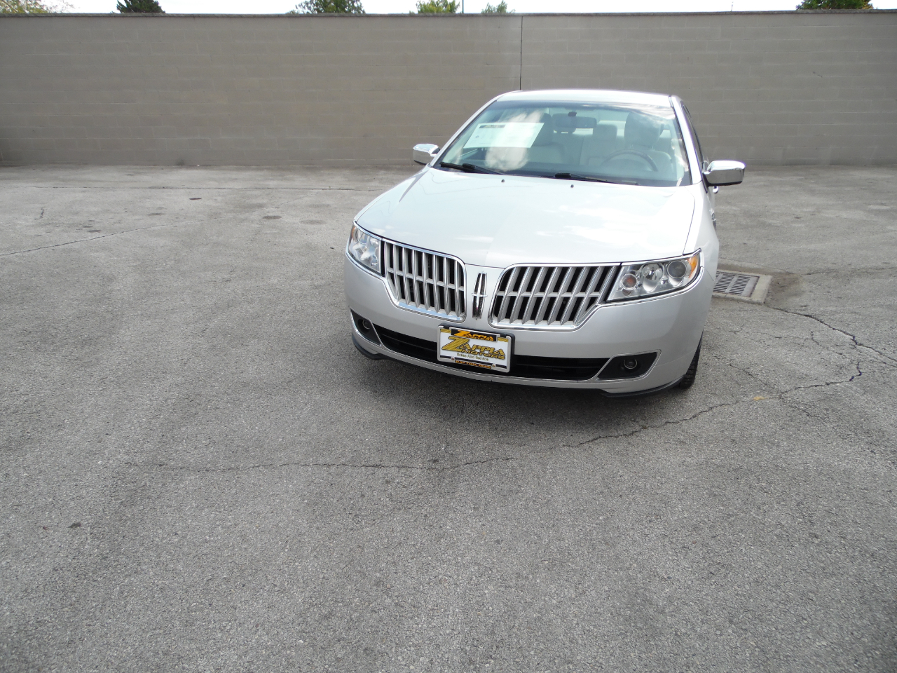 2012 Lincoln MKZ photo 2