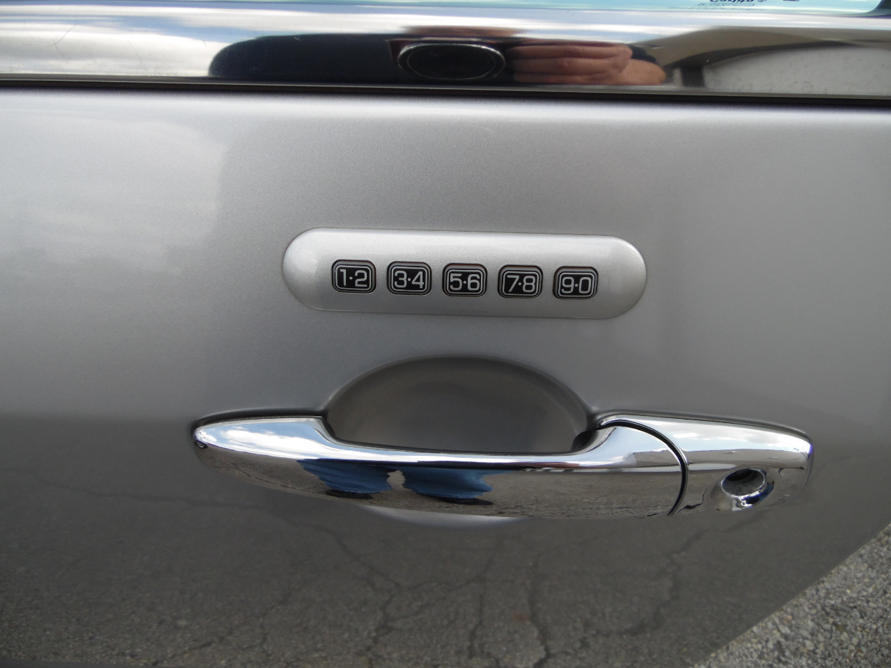 2012 Lincoln MKZ photo 8