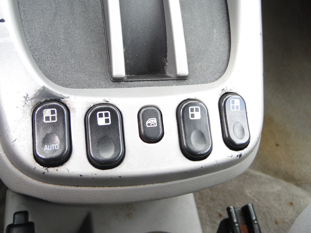 Chevrolet Equinox LS 2WD 2005 Chevrolet Equinox LS 2WD 2005