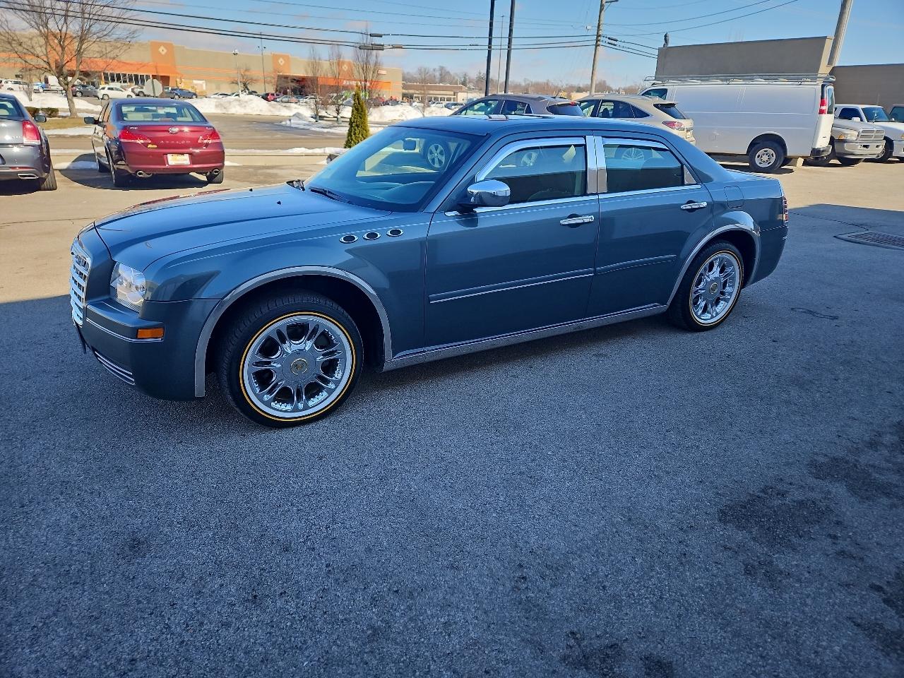 Chrysler 300 Base 2005