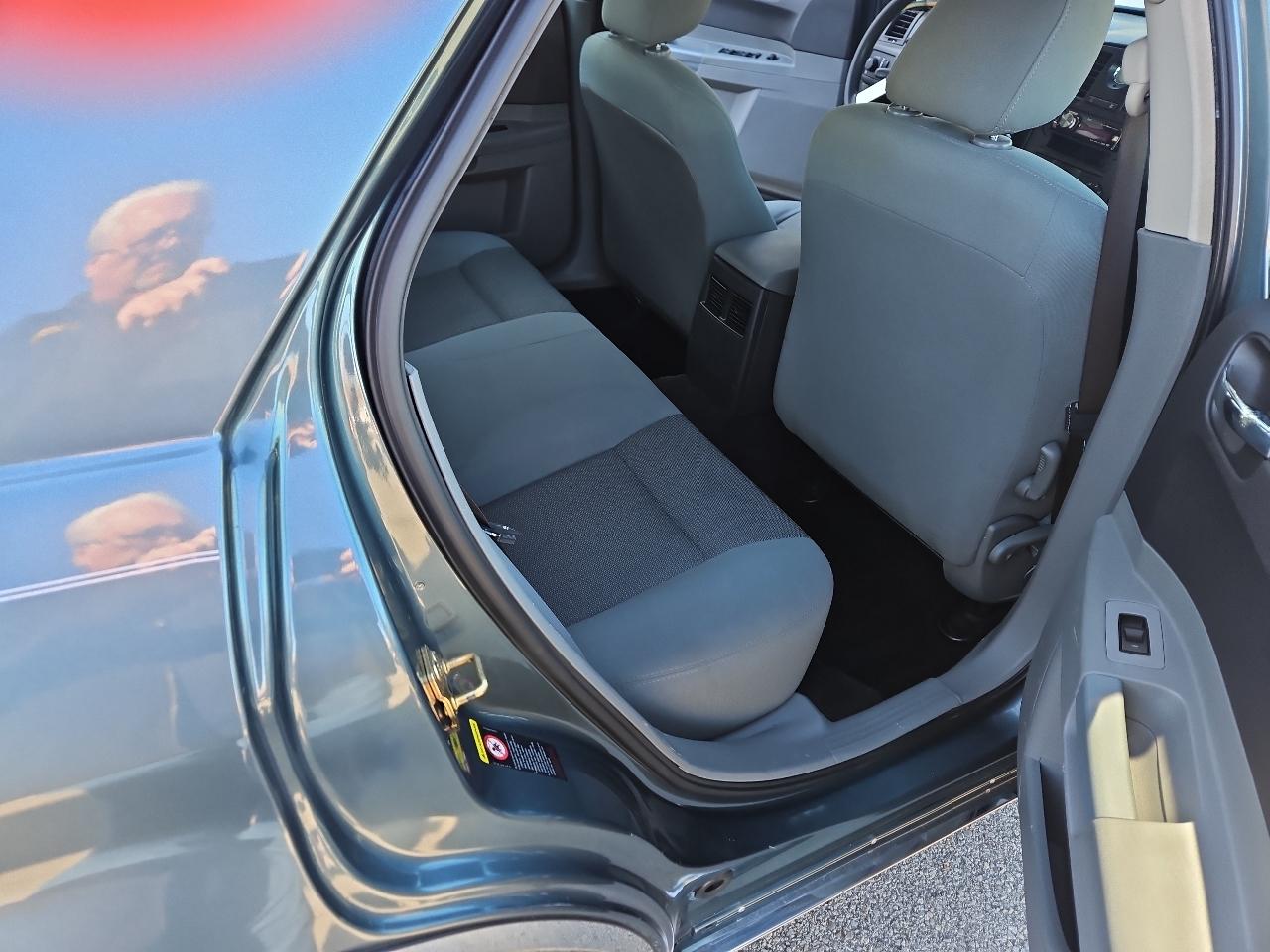 Chrysler 300 Base 2005