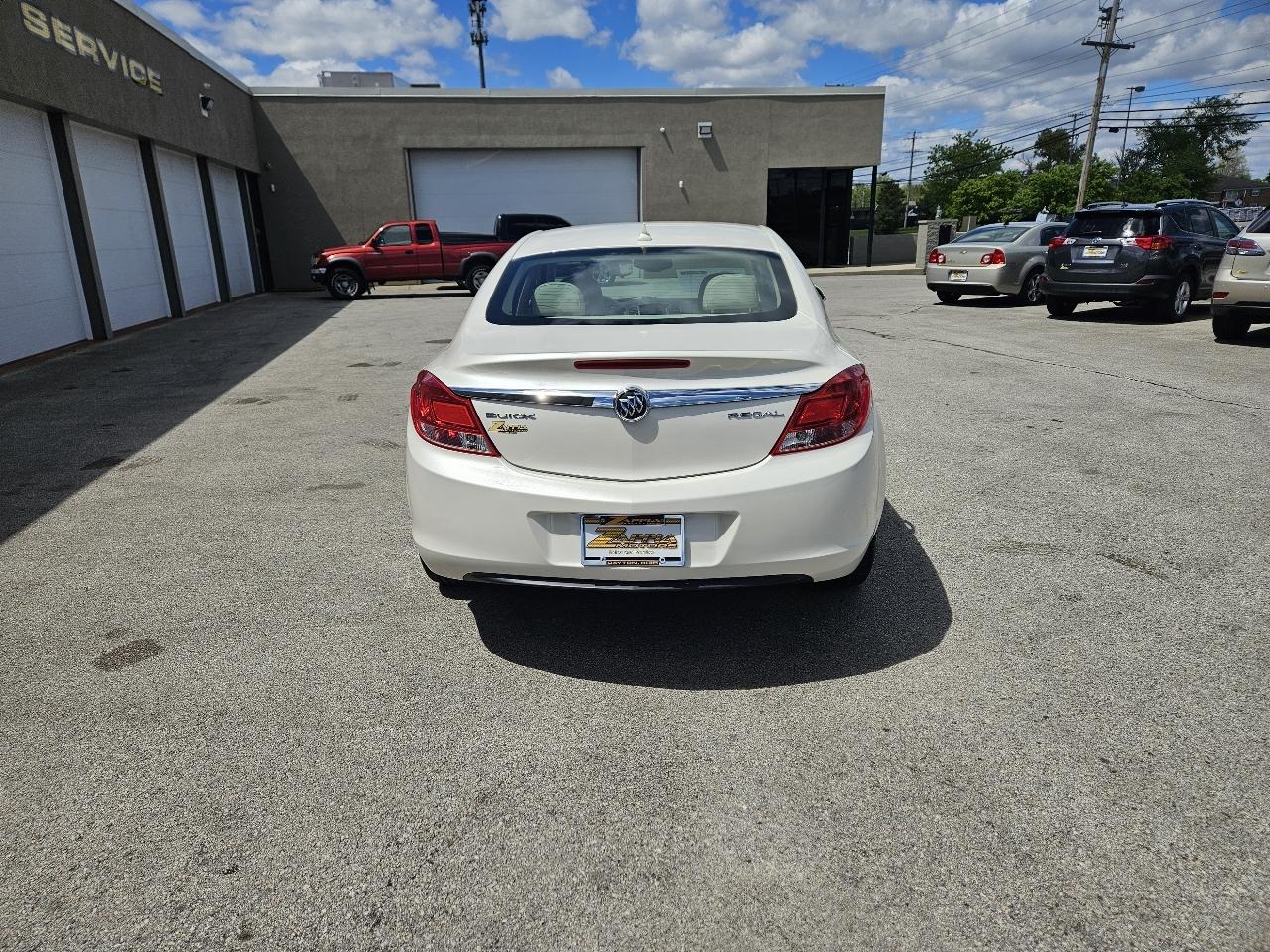 Buick Regal Base 2012