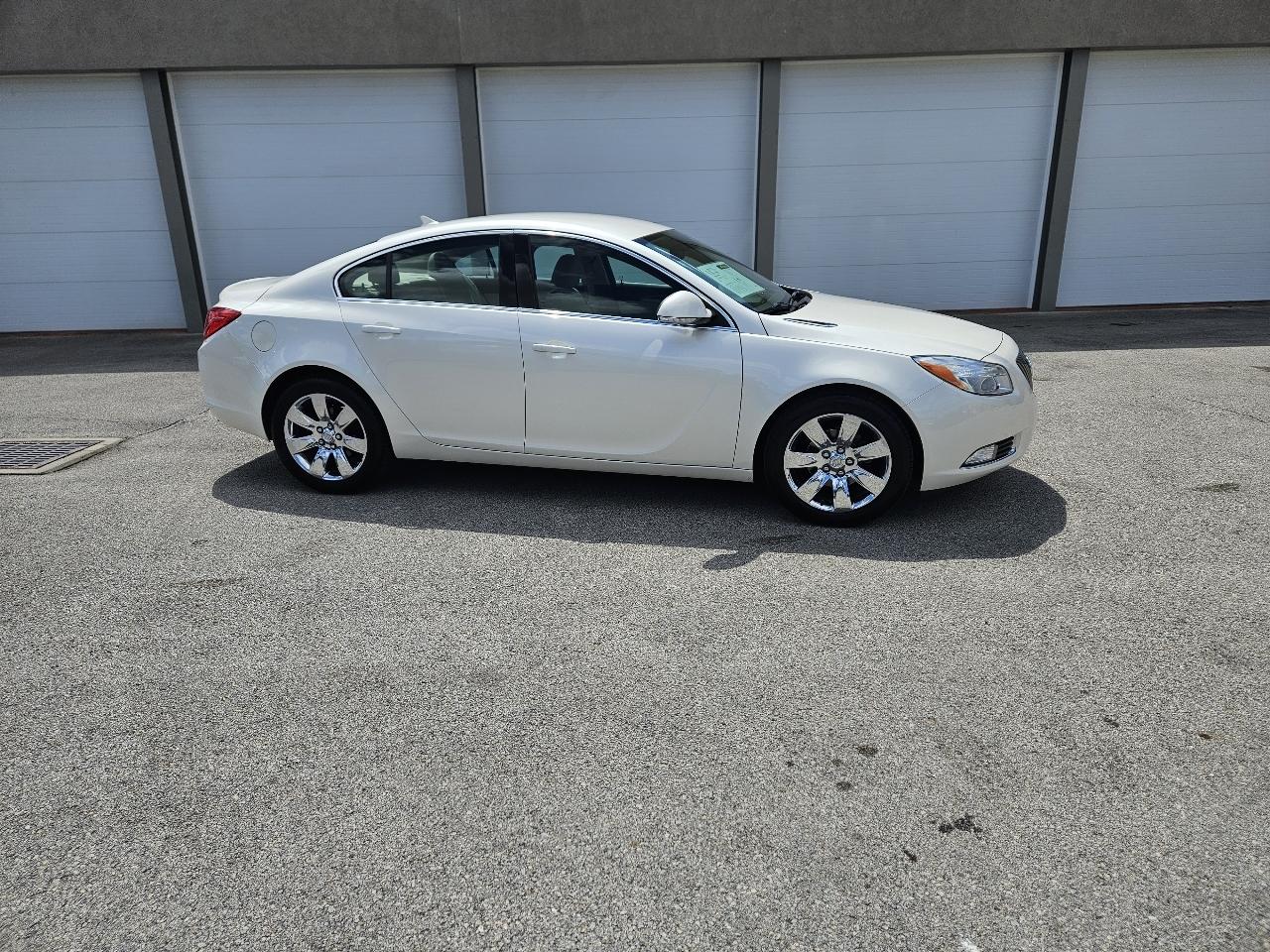 Buick Regal Base 2012