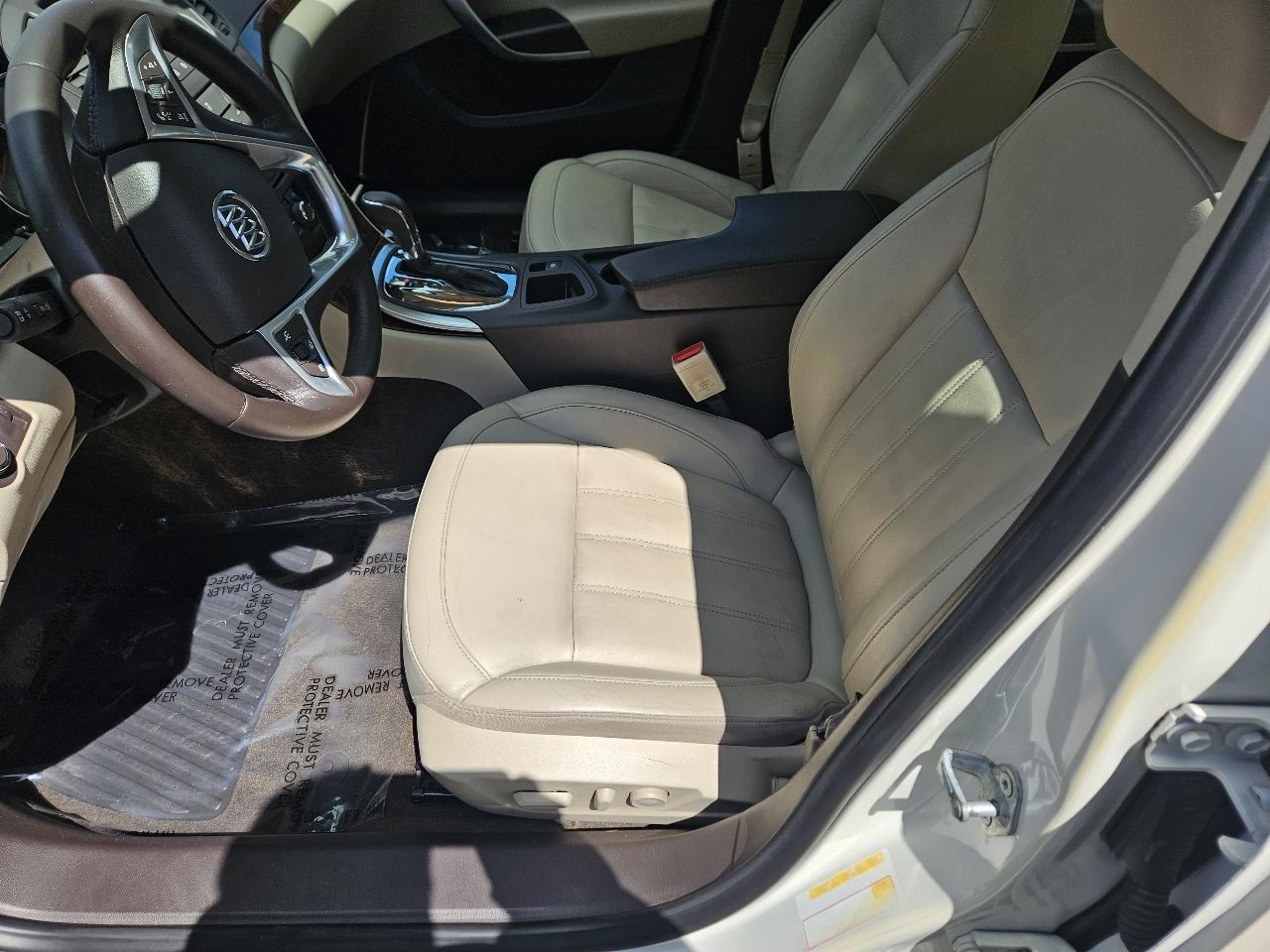 Buick Regal Base 2012