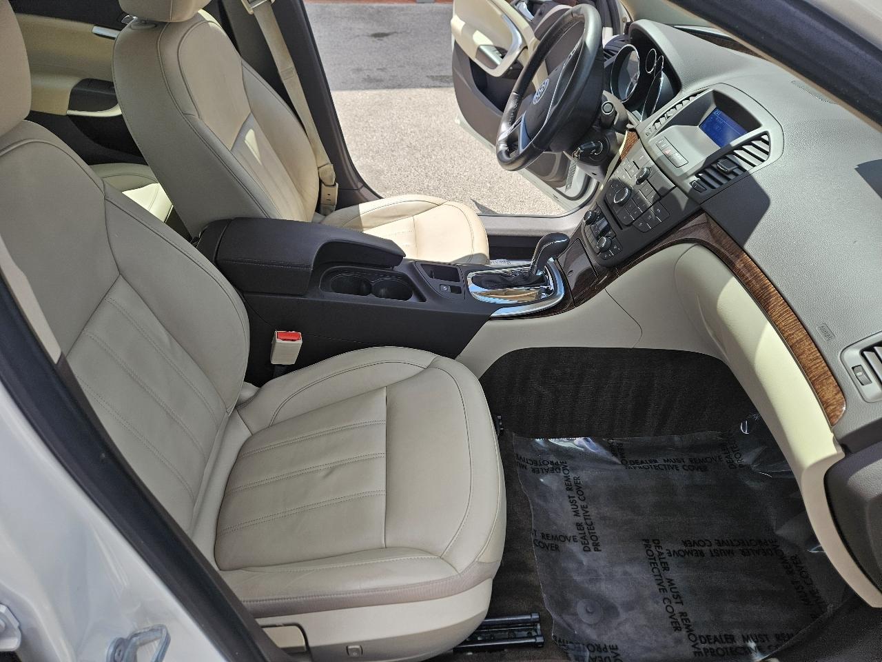 Buick Regal Base 2012