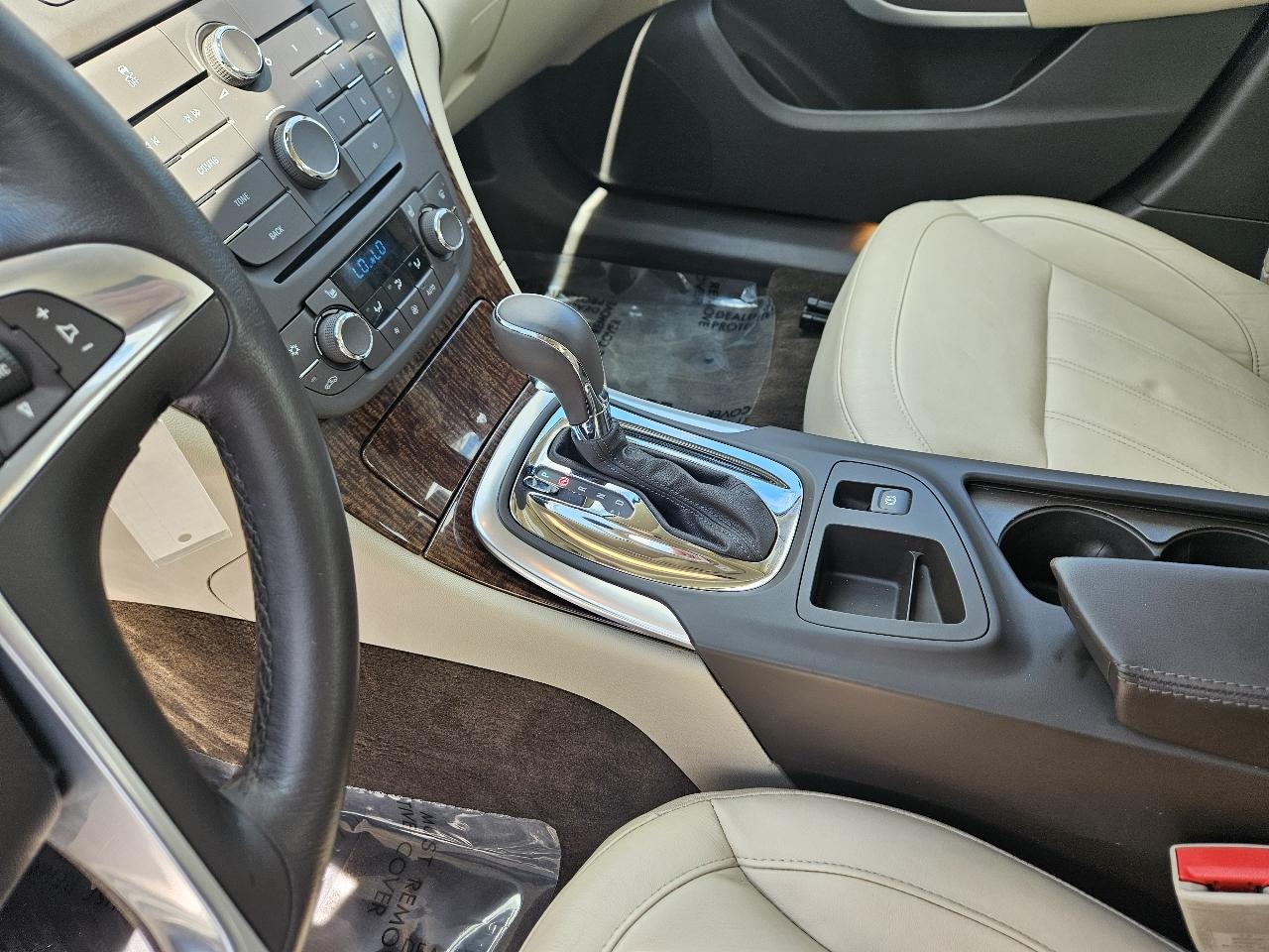 Buick Regal Base 2012