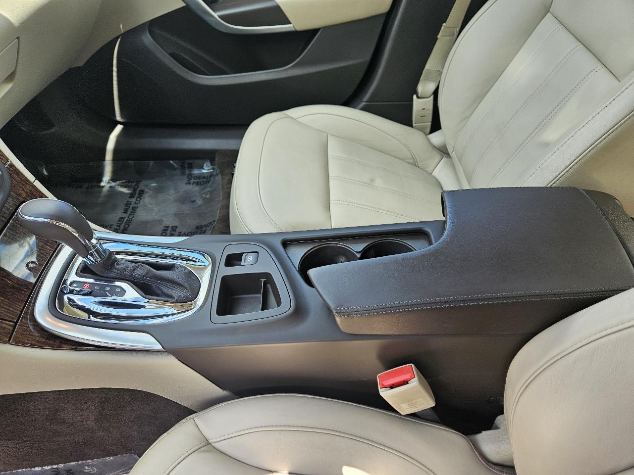 Buick Regal Base 2012