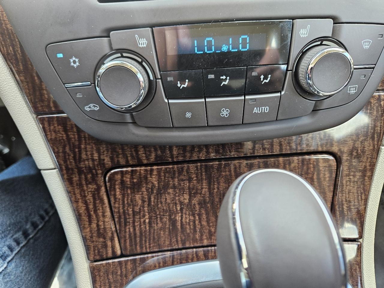 Buick Regal Base 2012