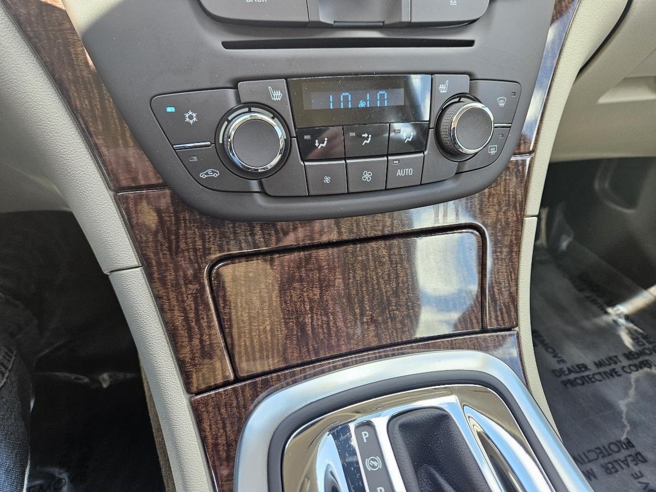 Buick Regal Base 2012