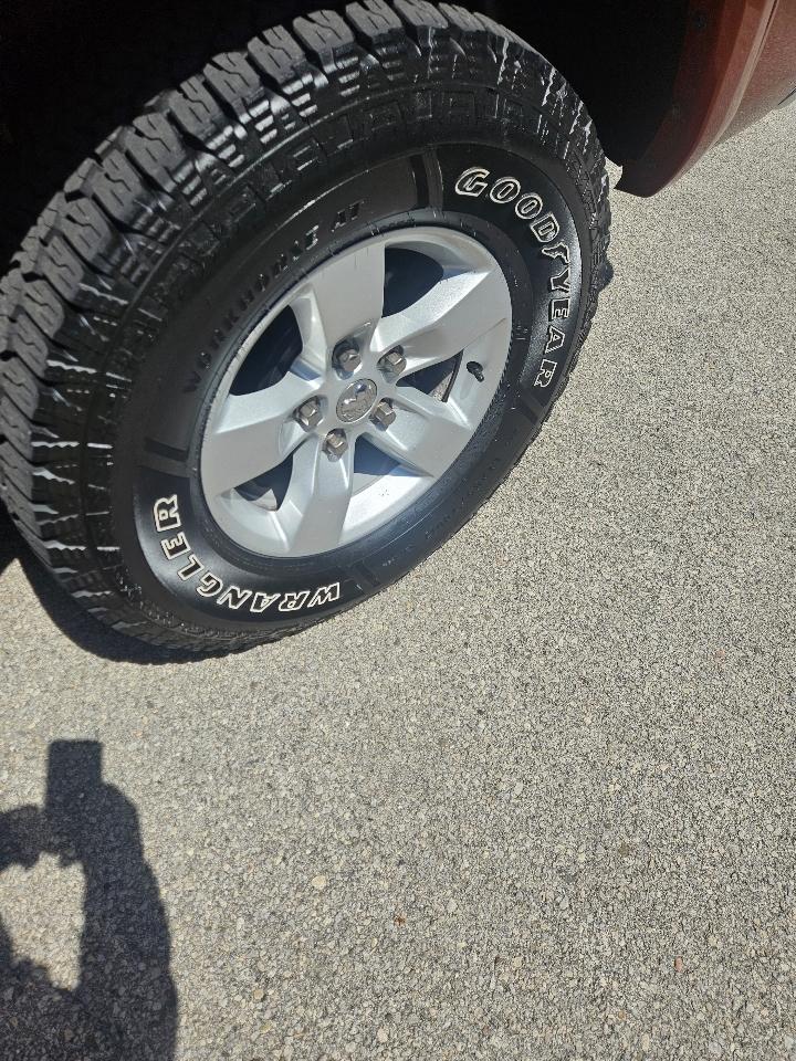 RAM 1500 SLT Crew Cab SWB 4WD 2013