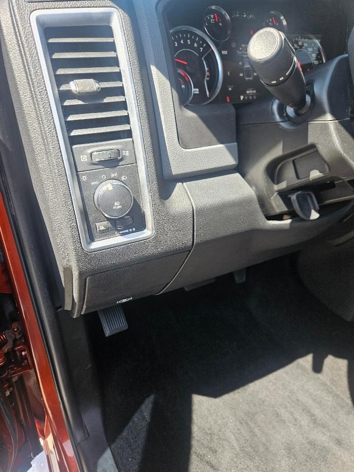 RAM 1500 SLT Crew Cab SWB 4WD 2013