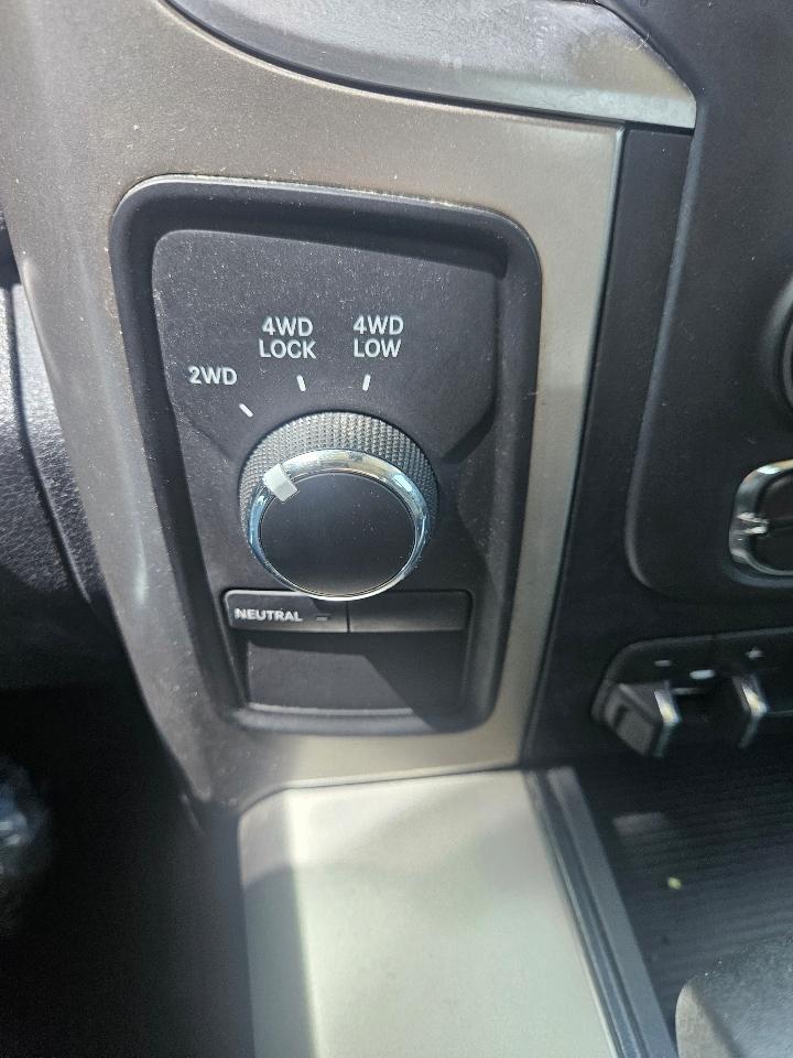 RAM 1500 SLT Crew Cab SWB 4WD 2013