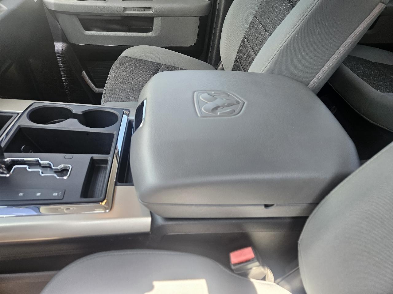 RAM 1500 SLT Crew Cab SWB 4WD 2013
