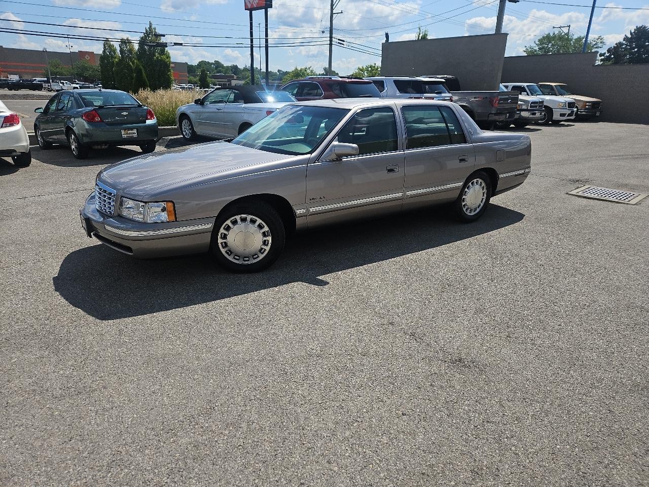 Cadillac DeVille Base 1998